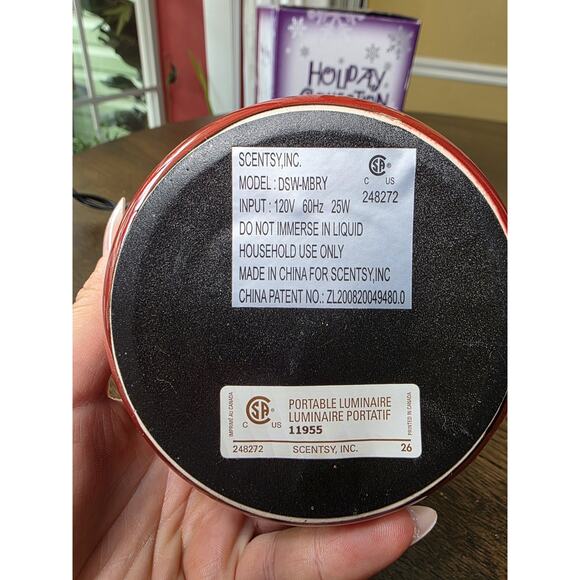 Scentsy Retired Merry Berry Christmas Holiday Full Size Wax Warmer - Picture 7 of 16